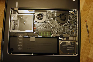 MacBookPro 17 内部